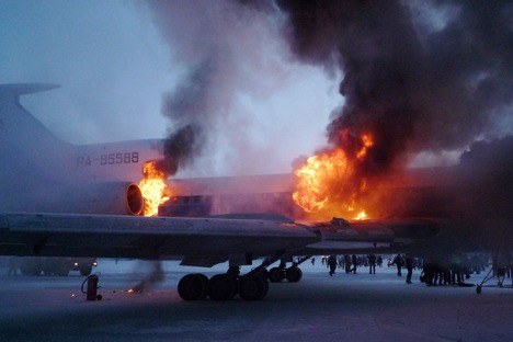 A TU-154 burst into flames in Surgut on New Year's Day